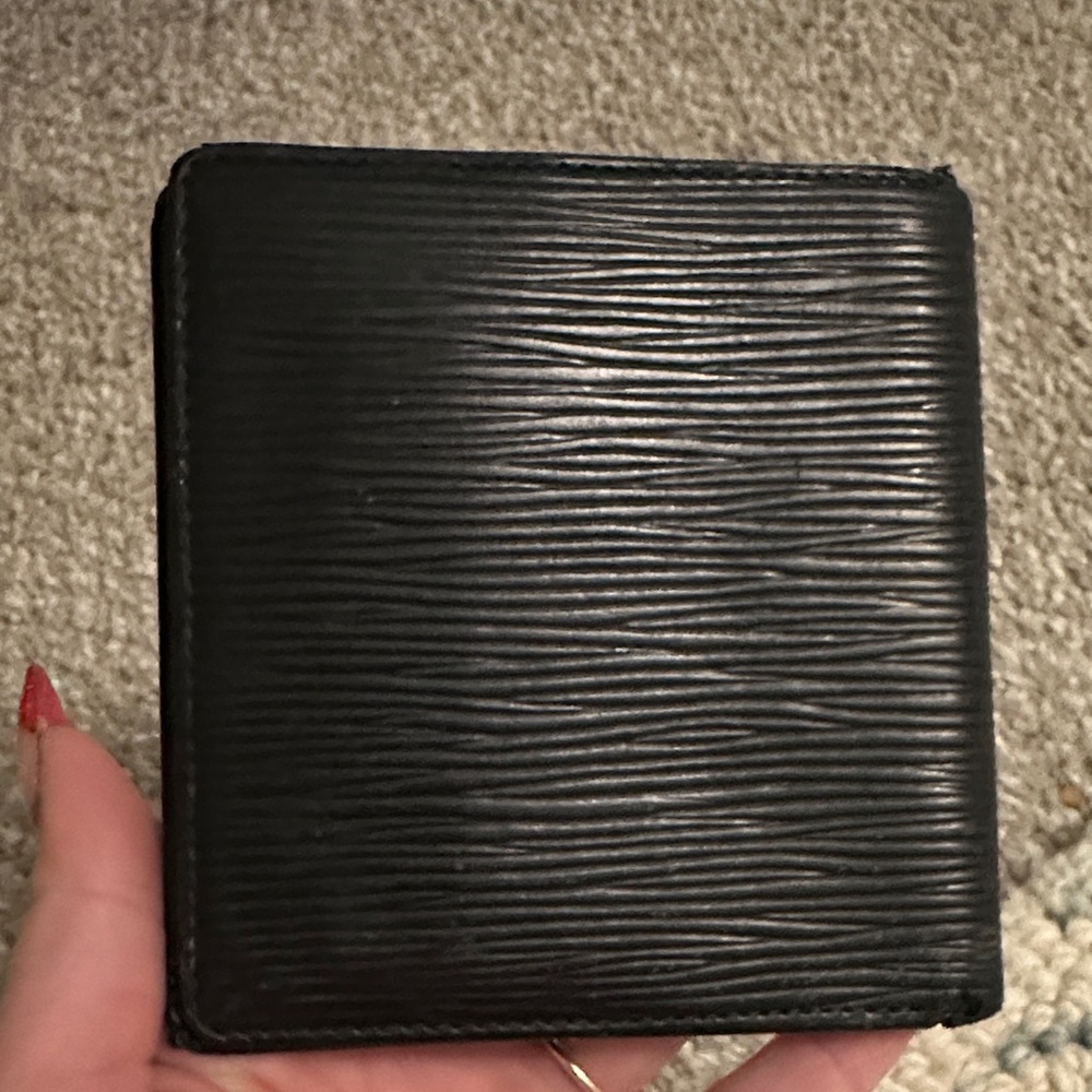 Louis Vuitton Epi black men’s wallet - Picture 2 of 3
